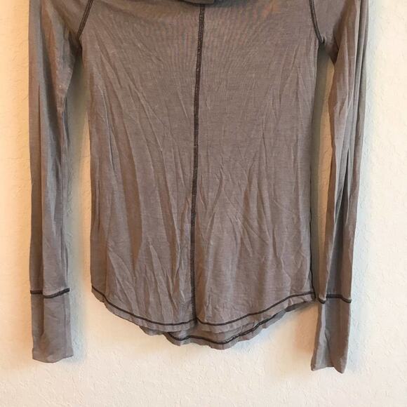 Free People XS brown cowl neckline blouse top long sleeve clean - Picture 7 of 8